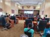 DPRD Balangan membantu mencari solusi permasalahan banjir yang selalu terjadi pada warga transmigran di Lajar, Papuyuan, dan Desa Matang Hanau, Kecamatan Lampihong Kabupaten Balangan. (Sumber Foto: Vit/Koranbanjar.net)