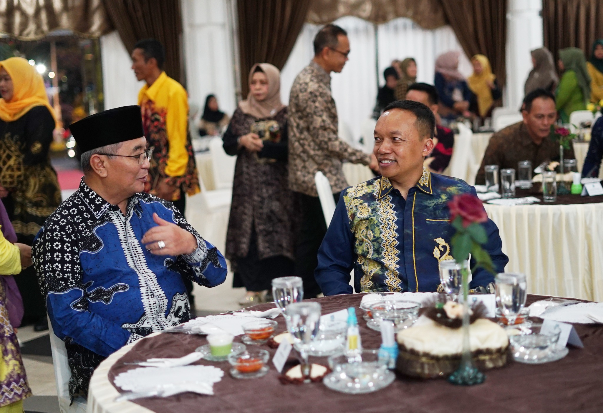 Bupati Achmad Fikry menerima kunjungan silaturahmi Danrem 101 Antasari, Brigjend Ari Ariyanto, bertempat di Pendopo Bupati, Kandangan, Kamis (22/6/2023) malam. (Foto: Kominfo Hulu Sungai Selatan/Koranbanjar.net)