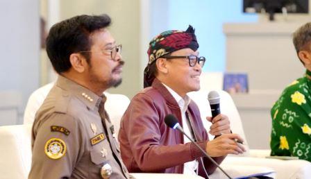 Menteri Pertanian SYL bersama jajarannya. 