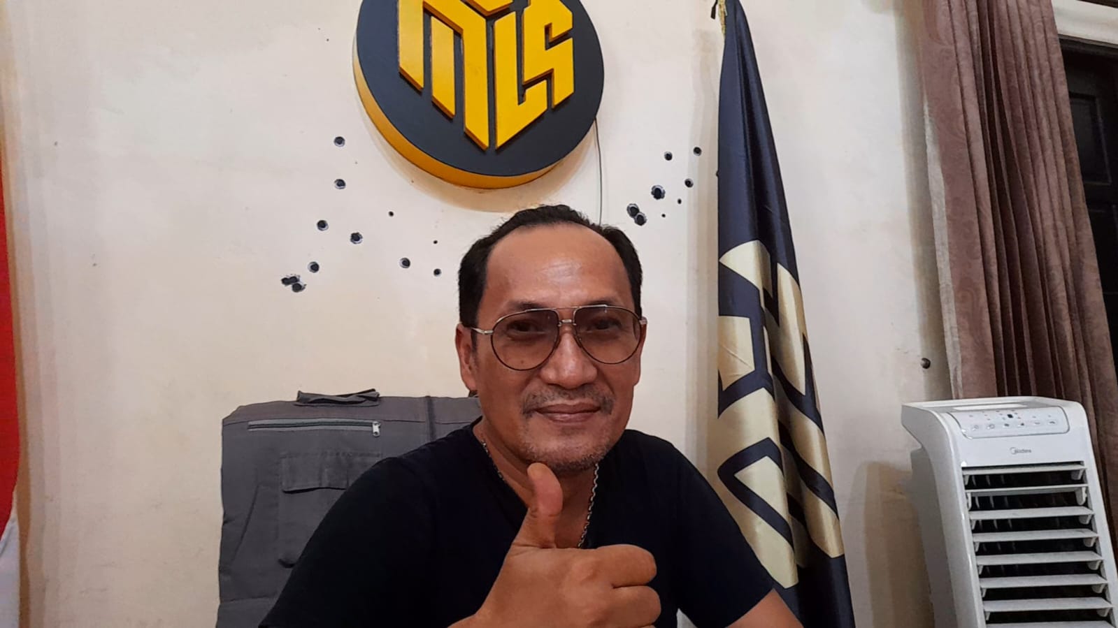 Ketua Marvellous (MLS) Kalimantan Selatan, HM Lutfi Saifuddin saat wawancara di Kantor MLS Banjarmasin, Jumat (2/6/2023). (Foto: Koranbanjar.net)