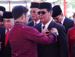 Paman Birin Terima Penghargaan Satyalancana Wira Karya Dari Presiden RI