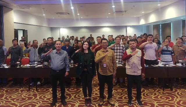 Kementan dan DPR RI menggaungkan genta organik di Kalimantan Barat. (Sumber Foto: Tim Ekspos SMK PP Negeri Banjarbaru/Koranbanjar.net)