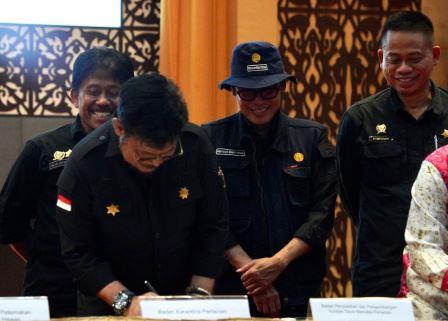 Kementerian Pertanian (Kementan) membangun komitmen bersama dengan KTNA (Kontak Tani Andalan Indonesia) dalam hal antisipasi perubahan iklim dan krisis pangan global. 