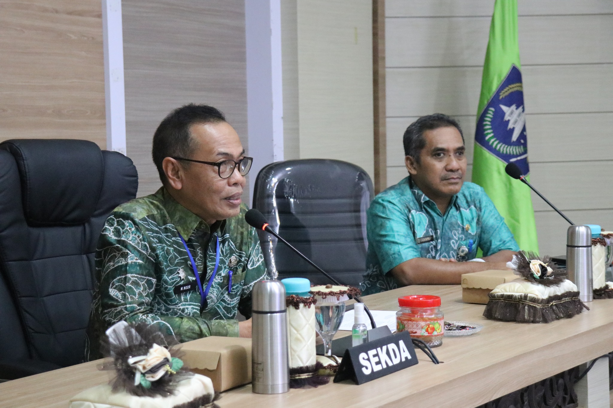 Sekda Kabupaten HSS, Muhammad Noor saat membuka kegiatan Pendampingan Sistem Akuntabilitas Kinerja Instansi Pemerintah (SAKIP) dan Reformasi Birokrasi (RB), Kamis (13/7/2023). (Foto: Kominfo Hulu Sungai Selatan/Koranbanjar.net)