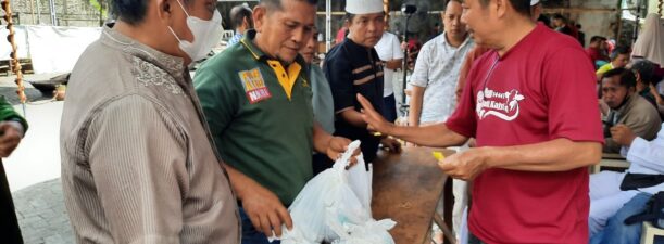 Kejati Kalsel Berikan Hewan Kurban Untuk Masjid Raya Sabilal Muhtadin dan Keluarga Guru Sekumpul