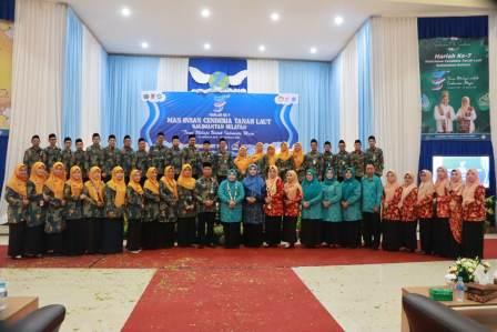 Jajaran MAN Insan Cendekia Tanah Laut berfoto bersama. (Foto: MAN ICT)
