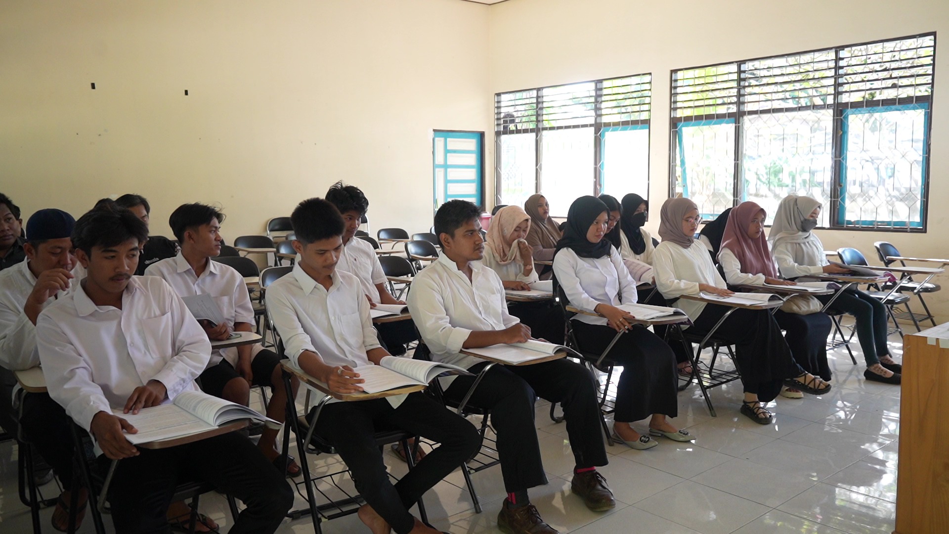 Kegiatan lembaga pendidikan non formal Sanggar Kegiatan Belajar (SKB) Pemerintah Kabupaten Hulu Sungai Selatan. (Foto: Kominfo Hulu Sungai Selatan/Koranbanjar.net)