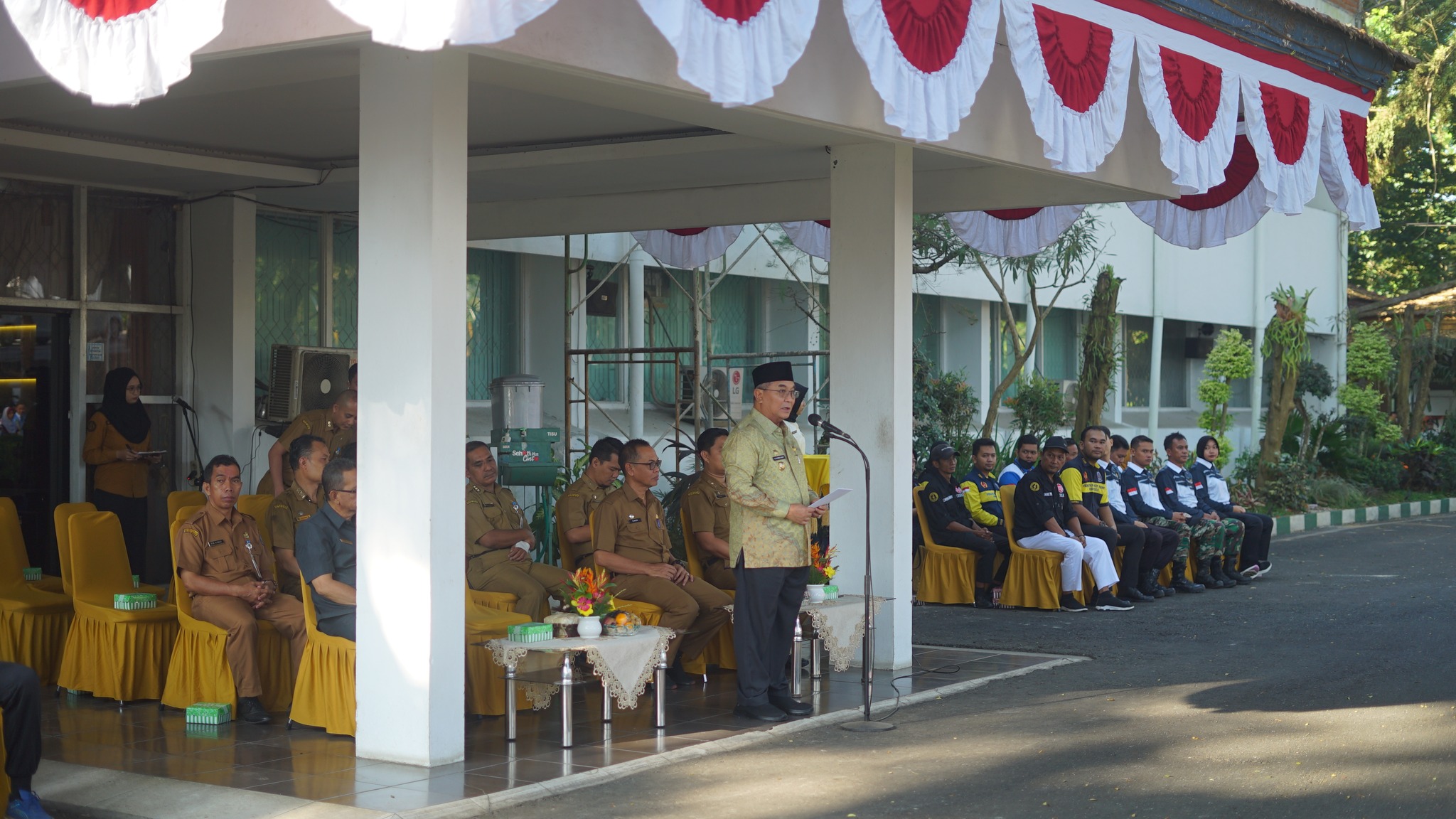 Bupati HSS Achmad Fikry membuka secara resmi pelatihan paduan suara, drum band dan Paskibraka Kabupaten HSS, Selasa (1/8/2023). (Foto: Kominfo Hulu Sungai Selatan/Koranbanjar.net)