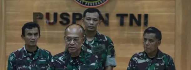 TNI Buka Suara Terkait Viral Pria Bercelana Loreng Pukuli Tukang Parkir di Bandung