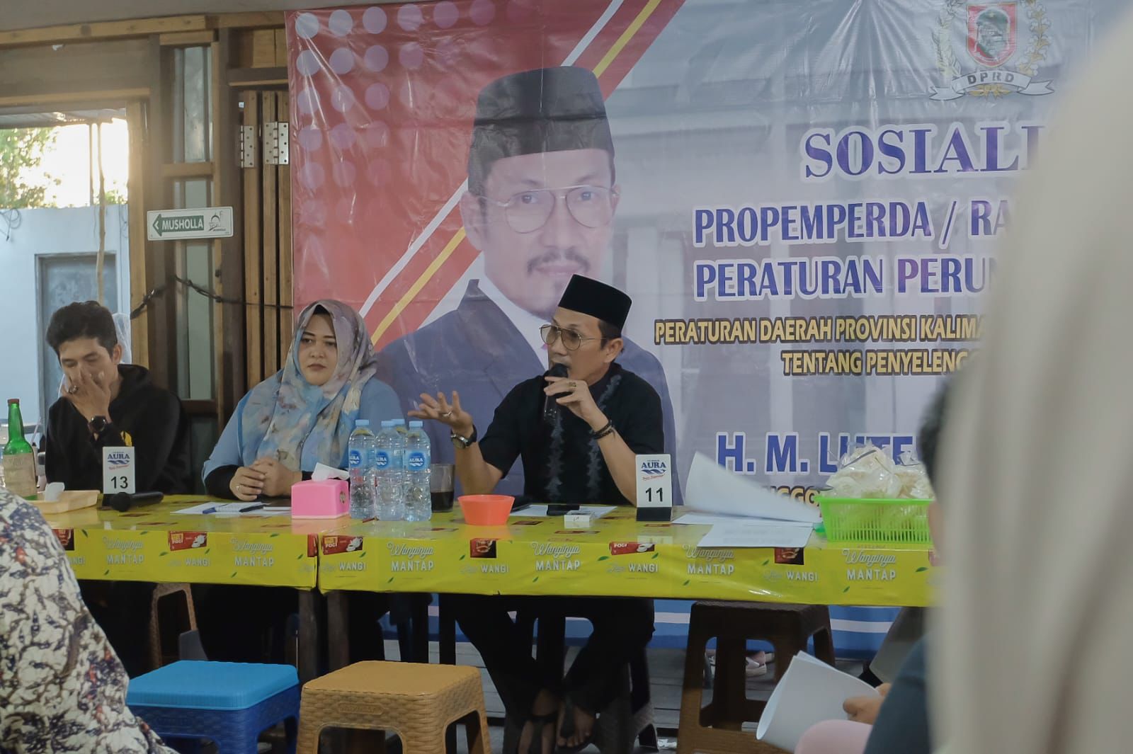 Ketua Komisi IV DPRD Provinsi Kalimantan Selatan, Lutfi Saifuddin menggelar Sosialisasi Perda tentang Penyelenggaraan Keolahragaan, bertempat di Warung Soto Kuin Pak Haji Atas Jembatan, Barito Kuala, Jumat (11/8/2023). (Foto: Humas DPRD Kalsel/Koranbanjar.net)