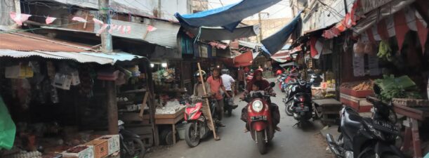 Dua Puluh Tahun Rusak Parah, Kini Jalan Akses Menuju Pasar Hanyar Akhirnya Mulus