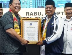 Paman Birin Menerima Penghargaan Badan Narkotika Nasional
