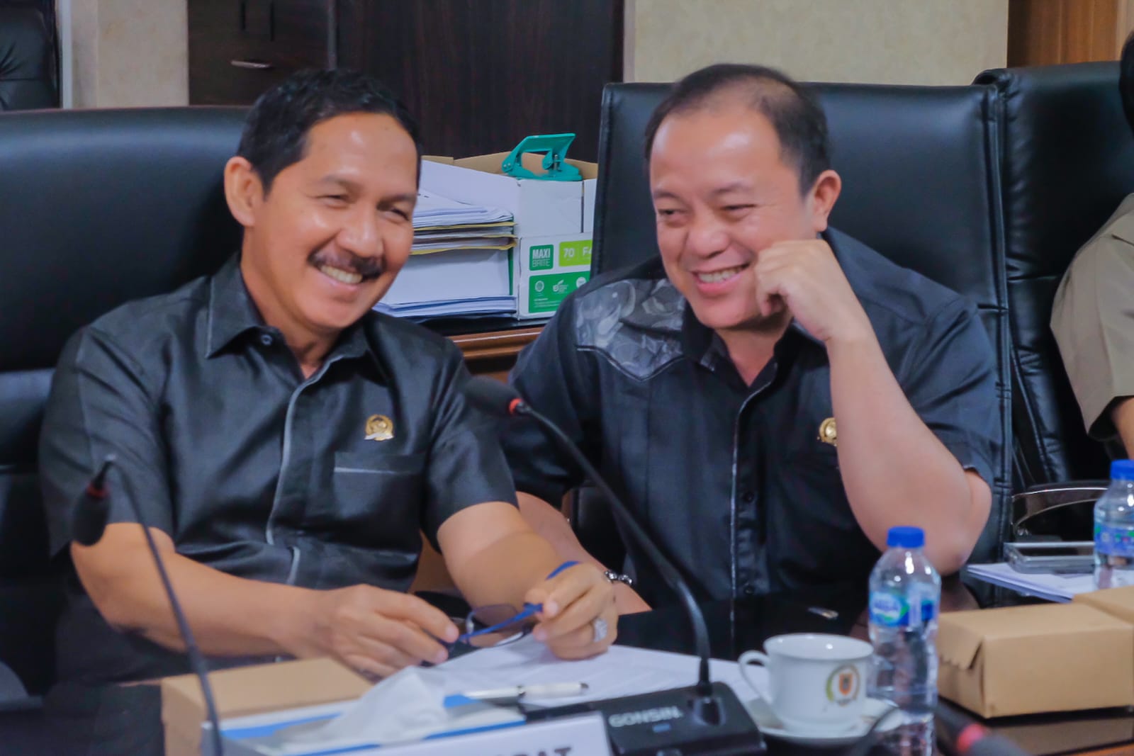 Dua Tokoh Politisi Banua Beda Partai duduk di Komisi III DPRD Kalimantan Selatan, Gusti Abidinsyah dan Rosehan Noor Bahri. (Foto: Koranbanjar.net)