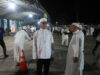 Sekretaris Daerah Kabupaten Kotabaru, H Said Akhmad memimpin pembacaan burdah keliling dengan tujuan untuk menolak bala di hari Rabu terakhir bulan Safar atau Arba Mustamir, Selasa (12/9/2023) malam. (Foto: Kominfo Kotabaru/Koranbanjar.net)