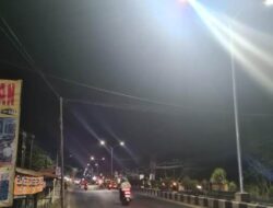 Puluhan Tiang PJU Terpasang di Jalan A Yani Km 33 Banjarbaru
