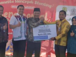 Pj Bupati Mujiyat Salurkan Bantuan Pencegahan Stunting