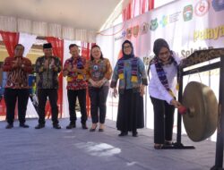 Pelayanan KB Perbatasan di Peringatan Harganas ke-30