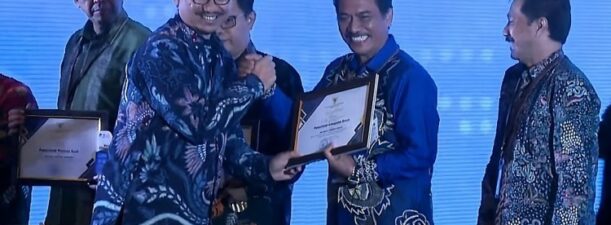 Sukses Penerapan SPLP, Kabupaten Banjar Terima Penghargaan Kementerian Kominfo