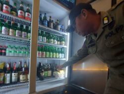 Personil Gabungan di Banjarbaru Sita Ratusan Miras Dari Cafe Avatar