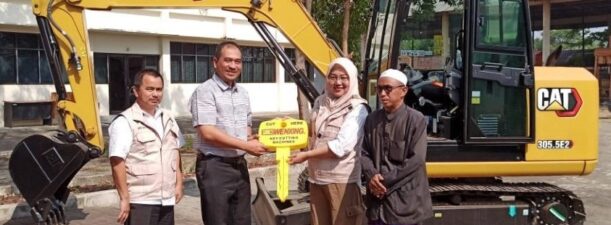Pengadaan Alat Berat Excavator Mini Dinas PUPRP Kabupaten Banjar