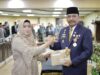 Erma Syahriani (kiri) dari Partai Politik (Parpol) Hati Nurani Rakyat (Hanura) resmi dilantik menjadi PAW Anggota DPRD Kalsel menggantikan Rizki Niraz Anggraini. (Foto: Humas DPRD Kalsel/Koranbanjar.net)