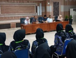 Puluhan Siswa-Siswi SMP IT Qardhan Hasan Berkunjung ke DPRD Banjarbaru