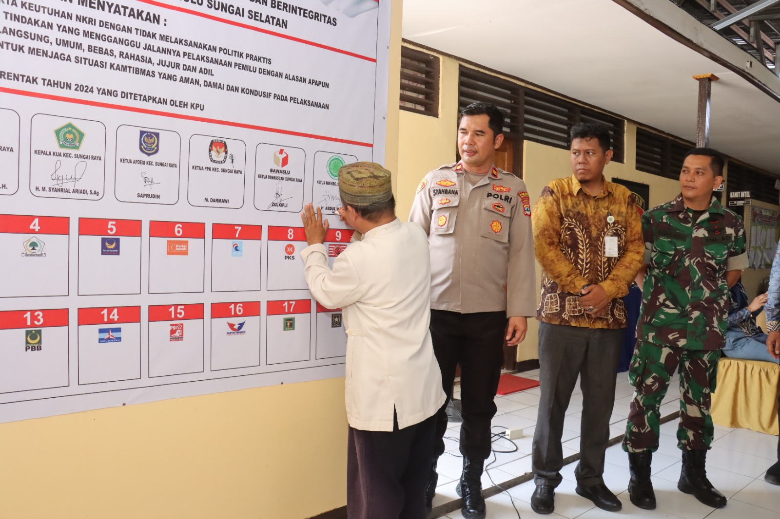 Deklarasi Damai Pemilu 2024 tingkat Kecamatan Sungai Raya, Kabupaten HSS. (Foto: Polres HSS/Koranbanjar.net)