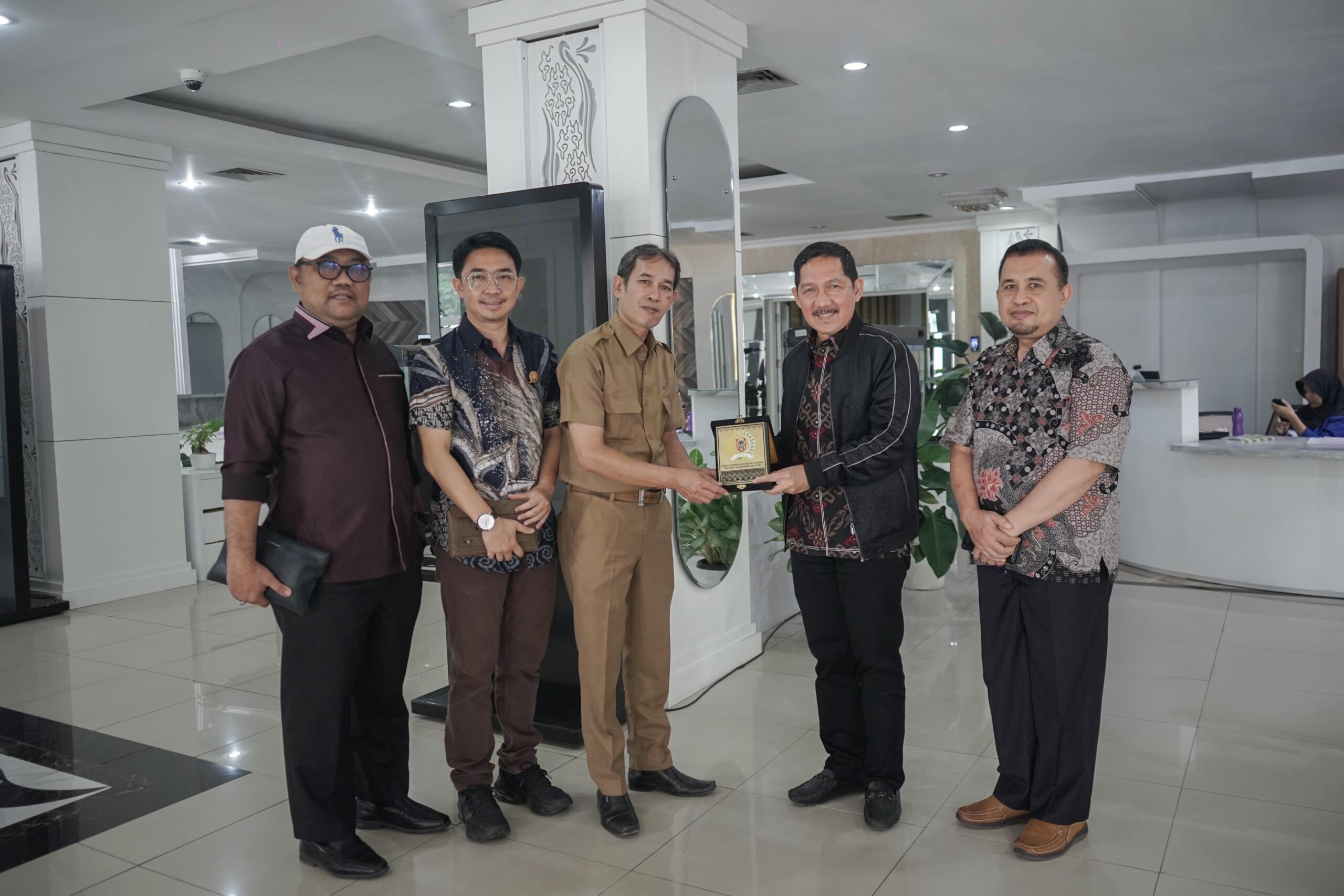 Kunjungan Komisi III DPRD Kalsel ke DPRD Provinsi Jawa Barat, Senin (18/12/2023). (Foto: Humas DPRD Kalsel/Koranbanjar.net)