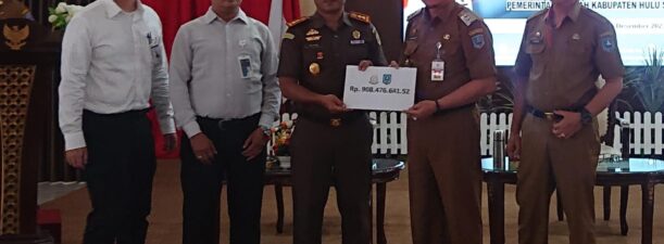 Pengembalian Dana Para Koruptor, Kejari HSS Serahkan Rp908 Juta ke Kas Daerah