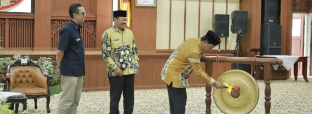 Hadiri Penyerahan DIPA dan TKD 2024, Supian HK Tekankan Percepatan Pembangunan di Banua