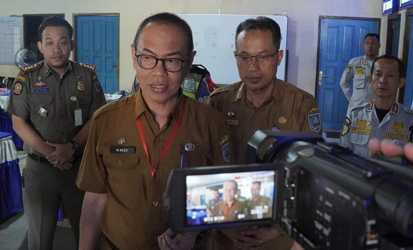 Sekda Kabupaten HSS Muhammad Noor saat menghadiri rapat Forum Koordinasi Lalu Lintas Angkutan Jalan, Selasa (5/12/2023) pagi. (Foto: Devi/Koranbanjar.net)