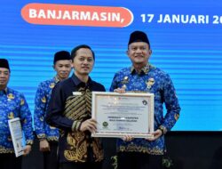 Raih Nilai Tertinggi Pelayanan Publik, Pj Bupati HSS Terima Penghargaan dari Ombudsman RI