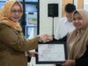 Asisten Administrasi Umum Rahmah Khairita, Senin (29/1/2024) di aula Disdik Kota Banjarbaru. (Sumber Foto: Media Center Kota Banjarbaru/Koranbanjar.net)