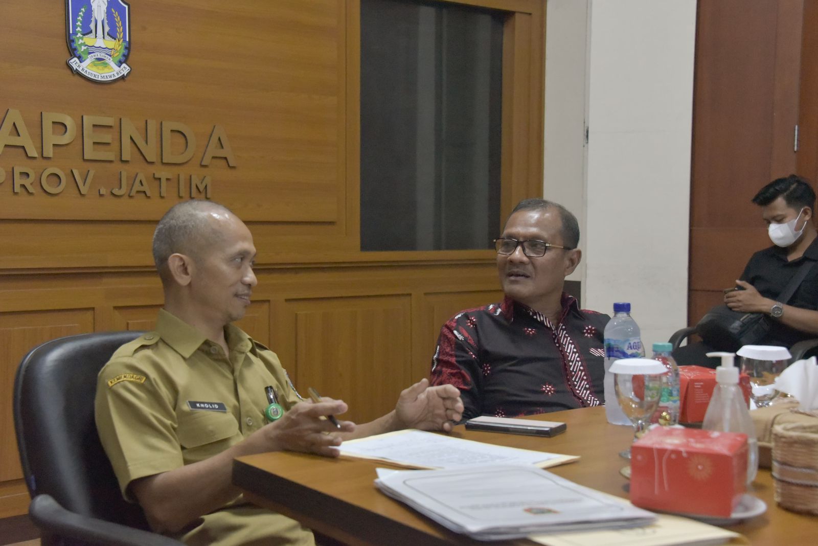 Anggota Komisi II DPRD Kalsel, Iskandar Zulkarnain (kanan). (Foto: Humas DPRD Kalsel/Koranbanjar.net)