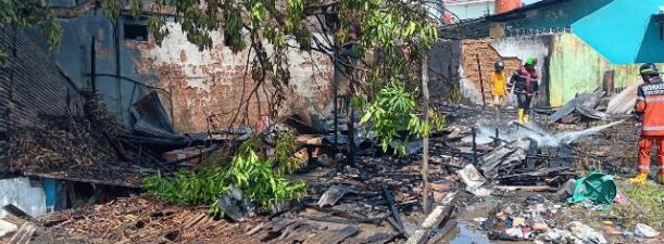 Rumah Arbain di Pintu Air Martapura Luluh Lantak Terbakar