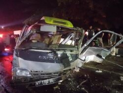 Berikut Kronologi Kecelakaan Mini Bus Vs Fortuner di Kawasan U Turn Mekatani