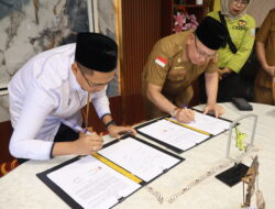 Bupati Sayed Jafar Tandatangani Hibah Pembangunan Mess Pengadilan Negeri Kotabaru