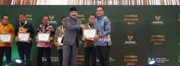Wali Kota Banjarbaru Aditya Terima Penghargaan Baznas Award 2024