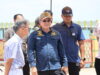 Bupati Kotabaru, H Sayed Jafar saat meninjau lokasi pelaksanaan kegiatan Ramadan, di Siring Laut Kotabaru, Kamis (29/2/2024. (Foto: Kominfo Kotabaru/Koranbanjar.net)