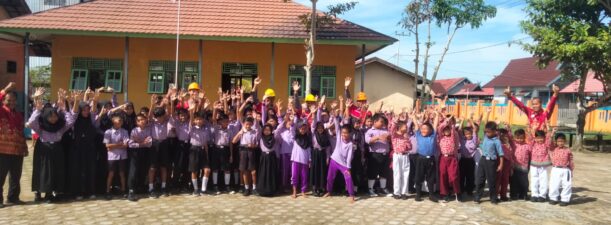 Dedikasi PLN Memajukan Negeri, Desa Pesisir Paling Ujung Kalimantan Tengah Nikmati Listrik 24 Jam