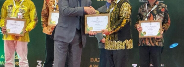 Kembali Torehkan Prestasi, Bupati Tabalong Terima Penghargaan Baznas Award 2024