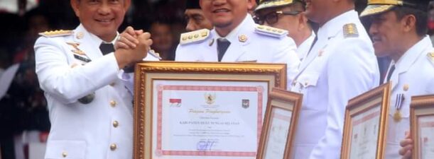 Kinerja Tinggi Penyelenggaraan Pemerintahan, Pj Bupati HSS Terima Penghargaan Mendagri