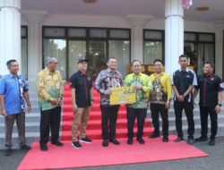Bantuan Voucher Peralatan Olahraga di HSS Diserahkan ke Cabor