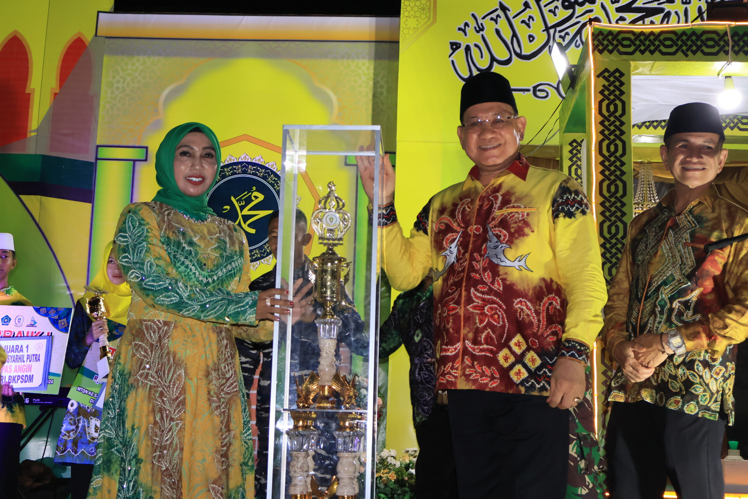 Penutupan Musabaqah Tilawatil Quran (MTQ) ke-54 Tingkat Kabupaten Kotabaru tahun 2024, di Lapangan Hijau Abdullah Tanjung Sungkai, Kecamatan Pulau Laut Tanjung Selayar, Kamis (16/5/2024). (Foto: Kominfo Kotabaru/Koranbanjar.net)