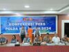 Kantor Imigrasi Kelas I TPI Surabaya berhasil mengamankan seorang warga negara Bangladesh yang masuk daftar pencarian orang (DPO) Polda Nusa Tenggara Timur dan Australia Federal Police (AFP), Rabu (08/05/2024). (Foto: Imigrasi Kelas I TPI Banjarmasin/Koranbanjar.net)