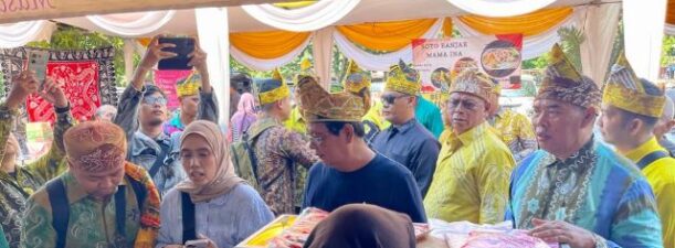 Bazar Halalbihalal KBB di Jawa Timur, Paman Birin Borong Makanan Khas Banjar
