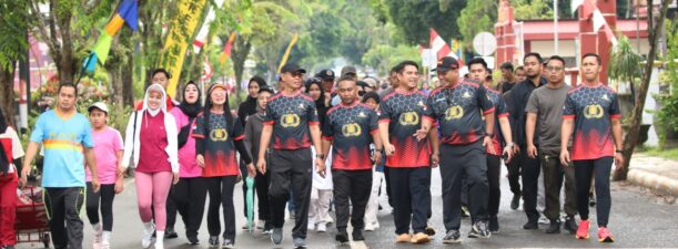 Ribuan Warga Antusias Ikuti Fun Walk 5-Pi Polres HSS dengan Undian Berhadiah