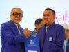 Ketua Umum DPP PAN Zulkifli Hasan menyerahkan SK bakal calon Gubernur dan Wakil Gubernur di Pilkada Kalsel 2024 kepada H Muhidin, Sabtu (29/6/2024). (Foto: DPW PAN Kalsel/Koranbanjar.net)