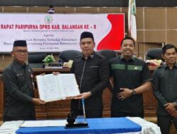 Bupati Balangan Sampaikan LKPj Anggaran Tahun 2023 di Rapat Paripurna