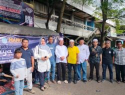 Pengrajin Batu Permata Potong Sapi Kurban di Martapura Plaza Kawasan Pasar Martapura